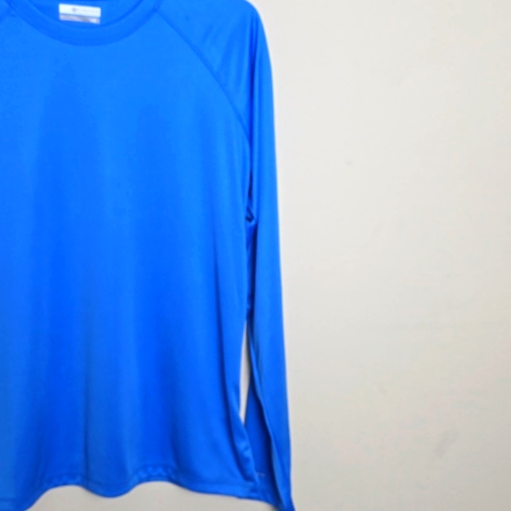 Men's Columbia  Shirt - Picture 4 of 5